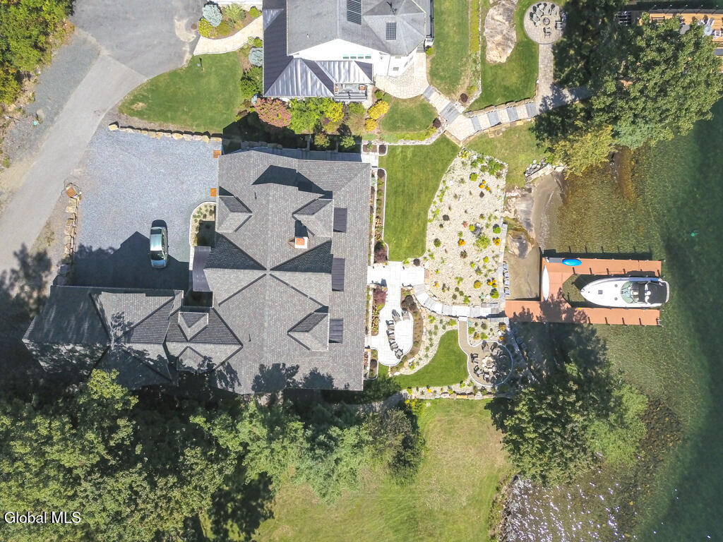 3236 Lake Shore Drive