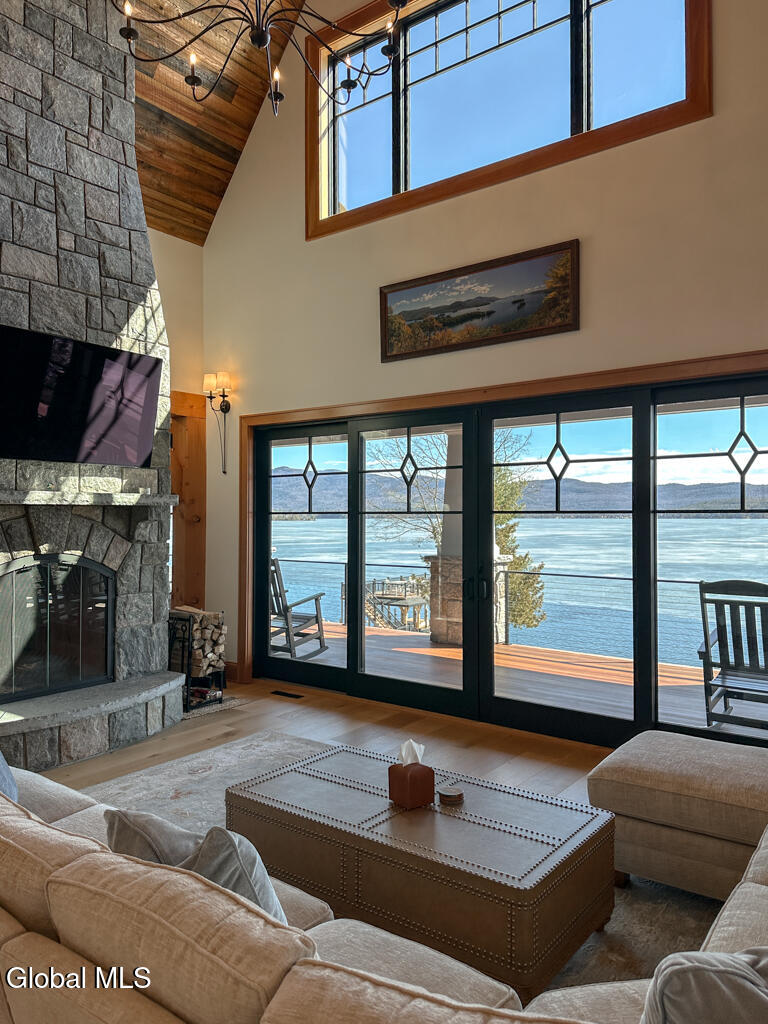 3236 Lake Shore Drive