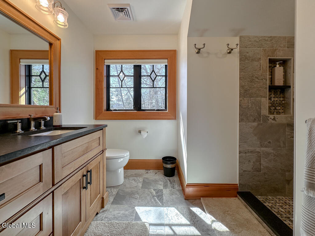 3236 Lake Shore Drive