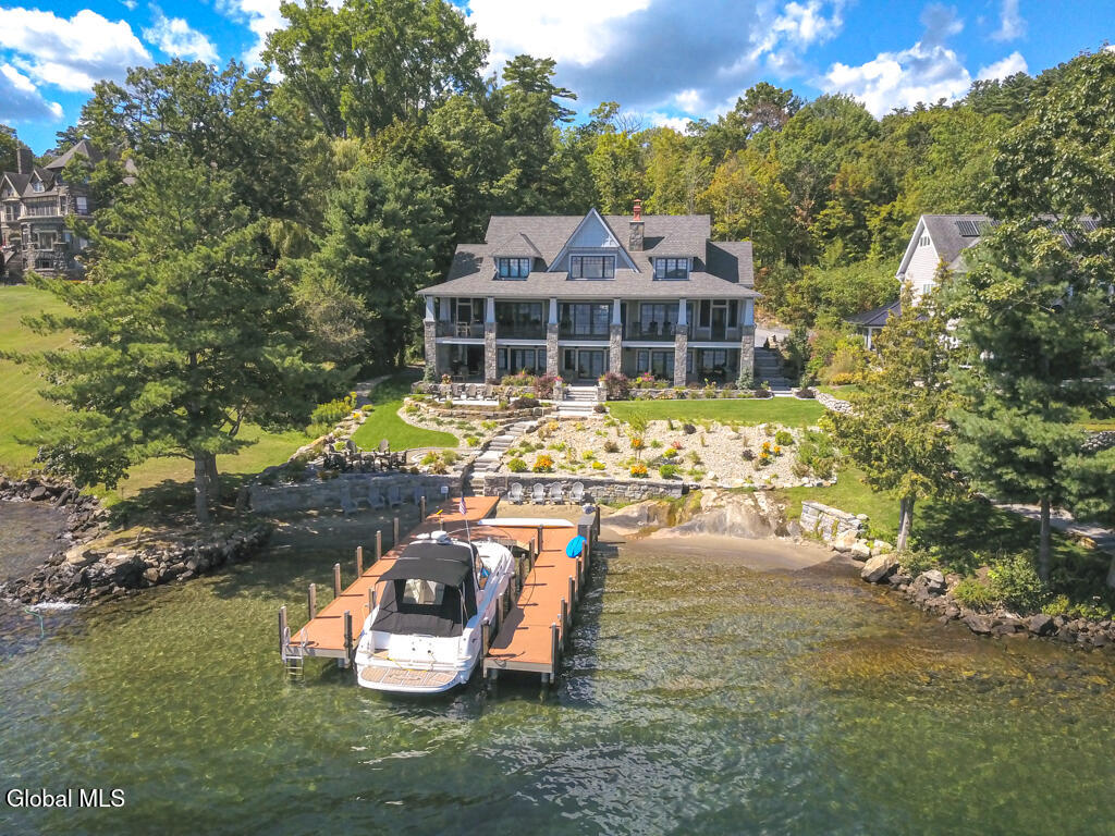 3236 Lake Shore Drive