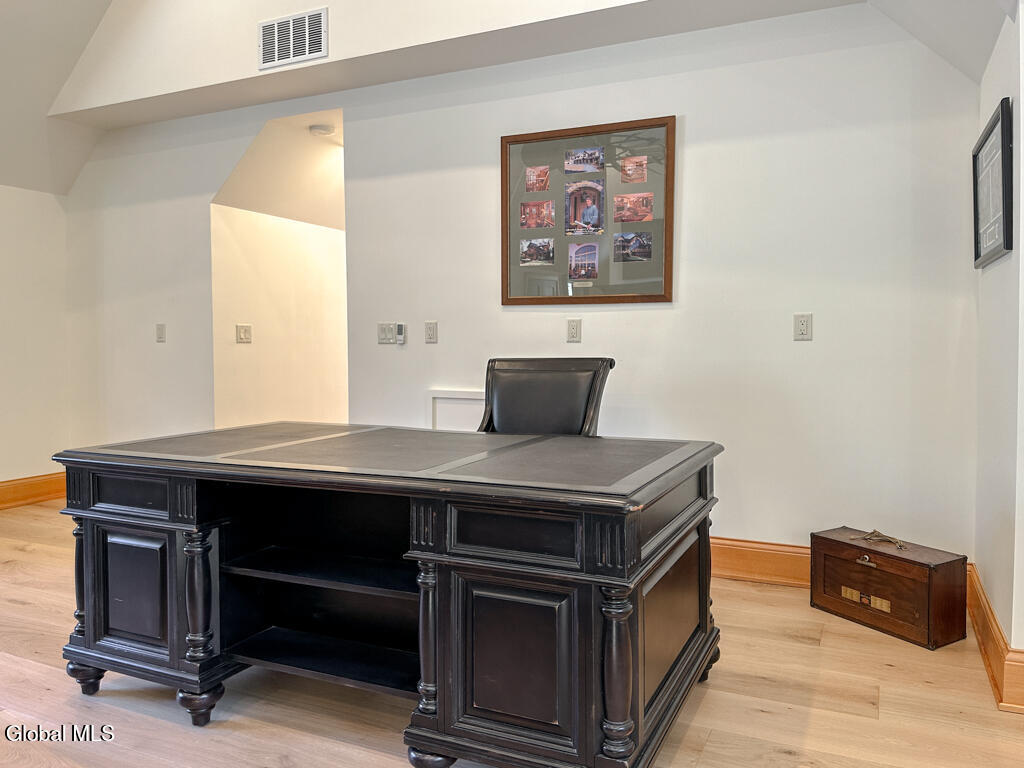 3236 Lake Shore Drive