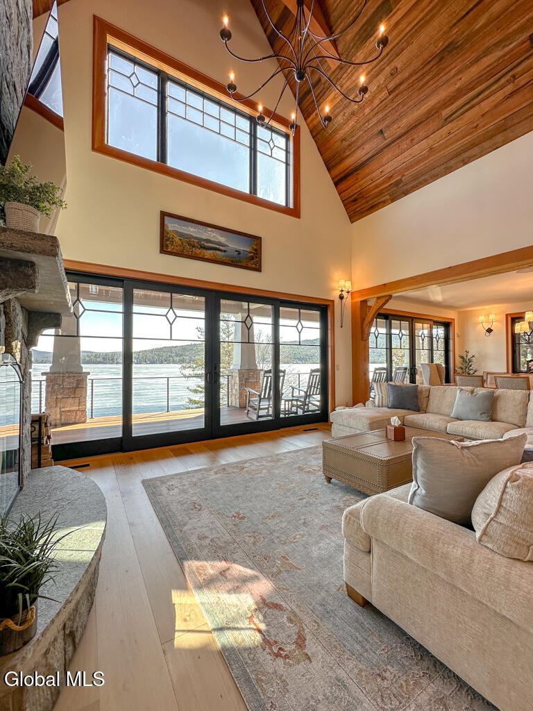 3236 Lake Shore Drive