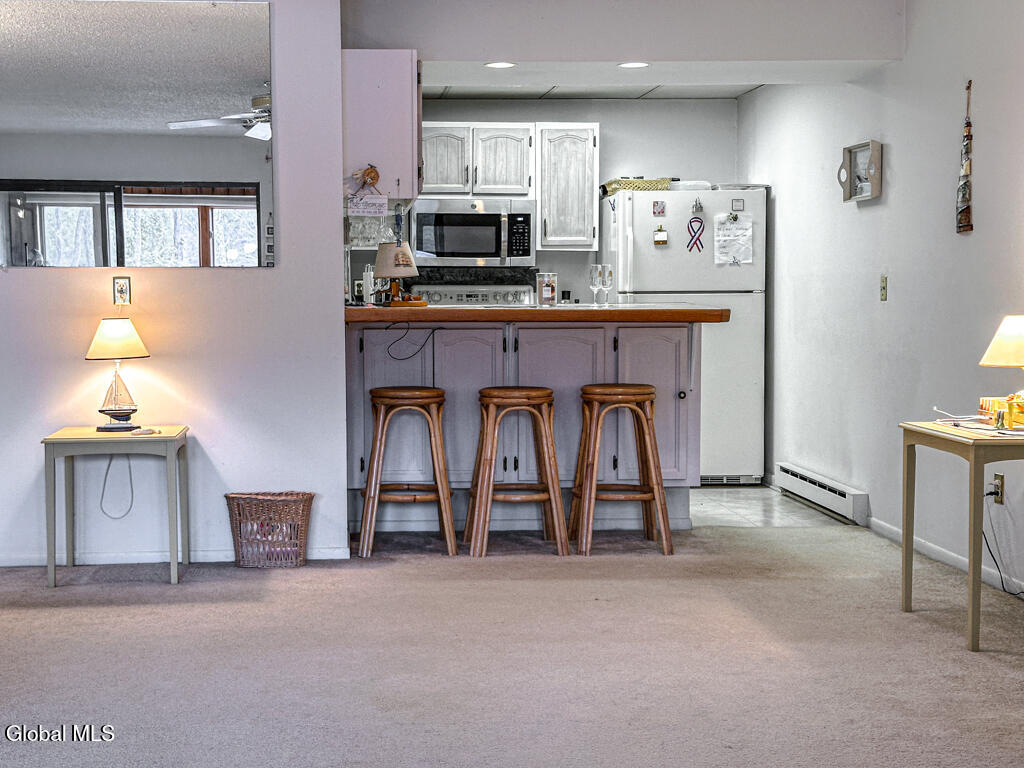 3562 Lake Shore Drive, 35