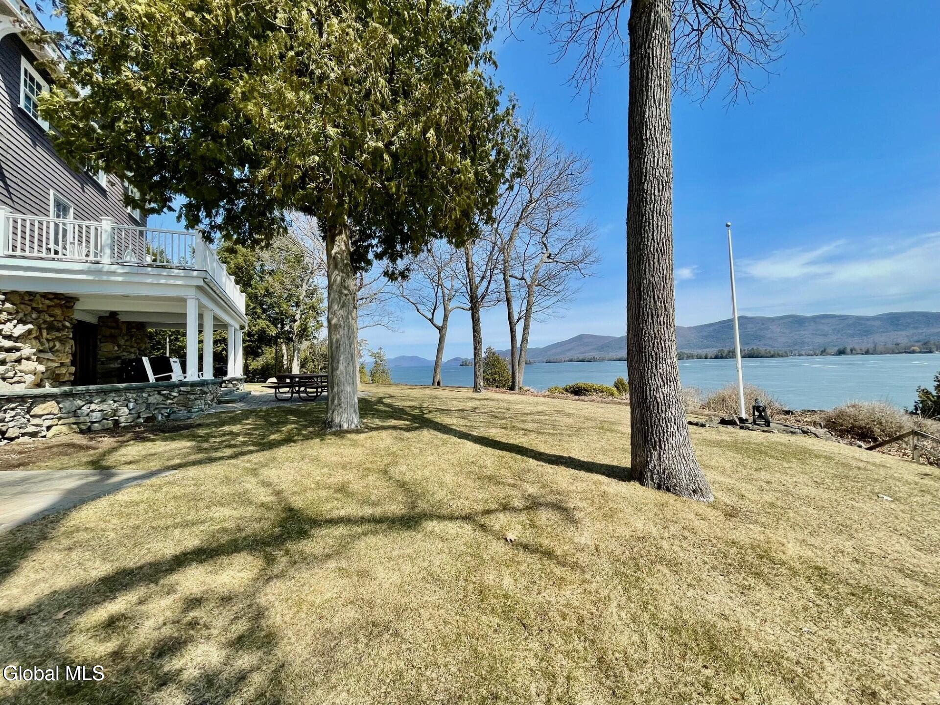 3562 Lake Shore Drive, 35