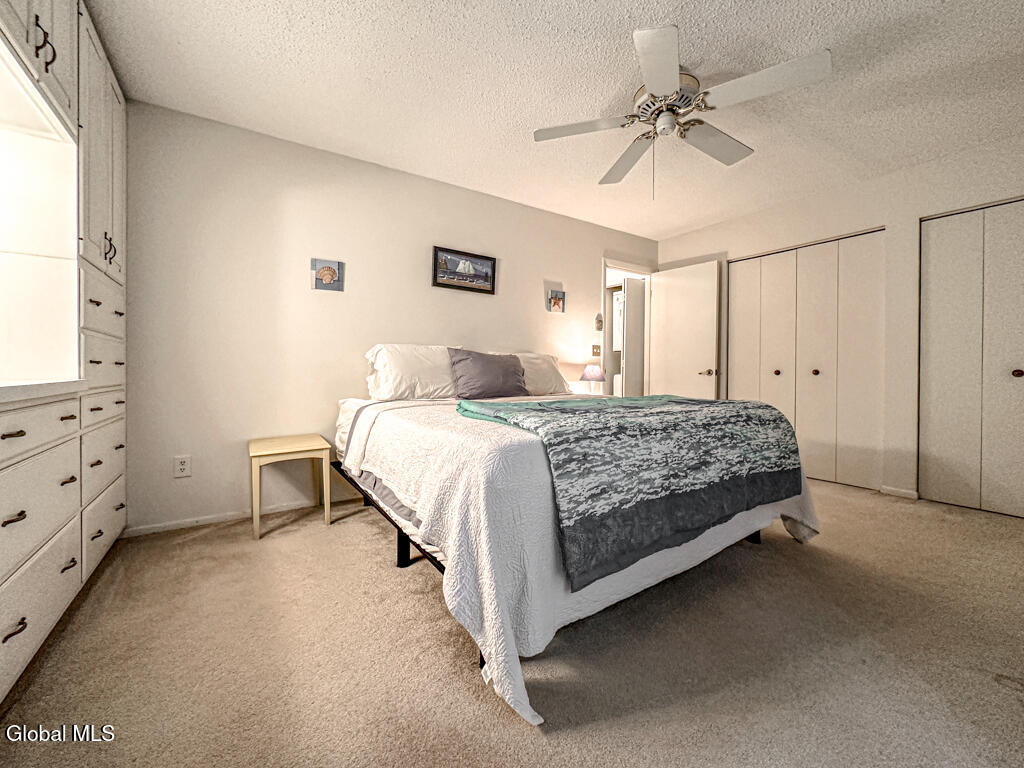 3562 Lake Shore Drive, 35