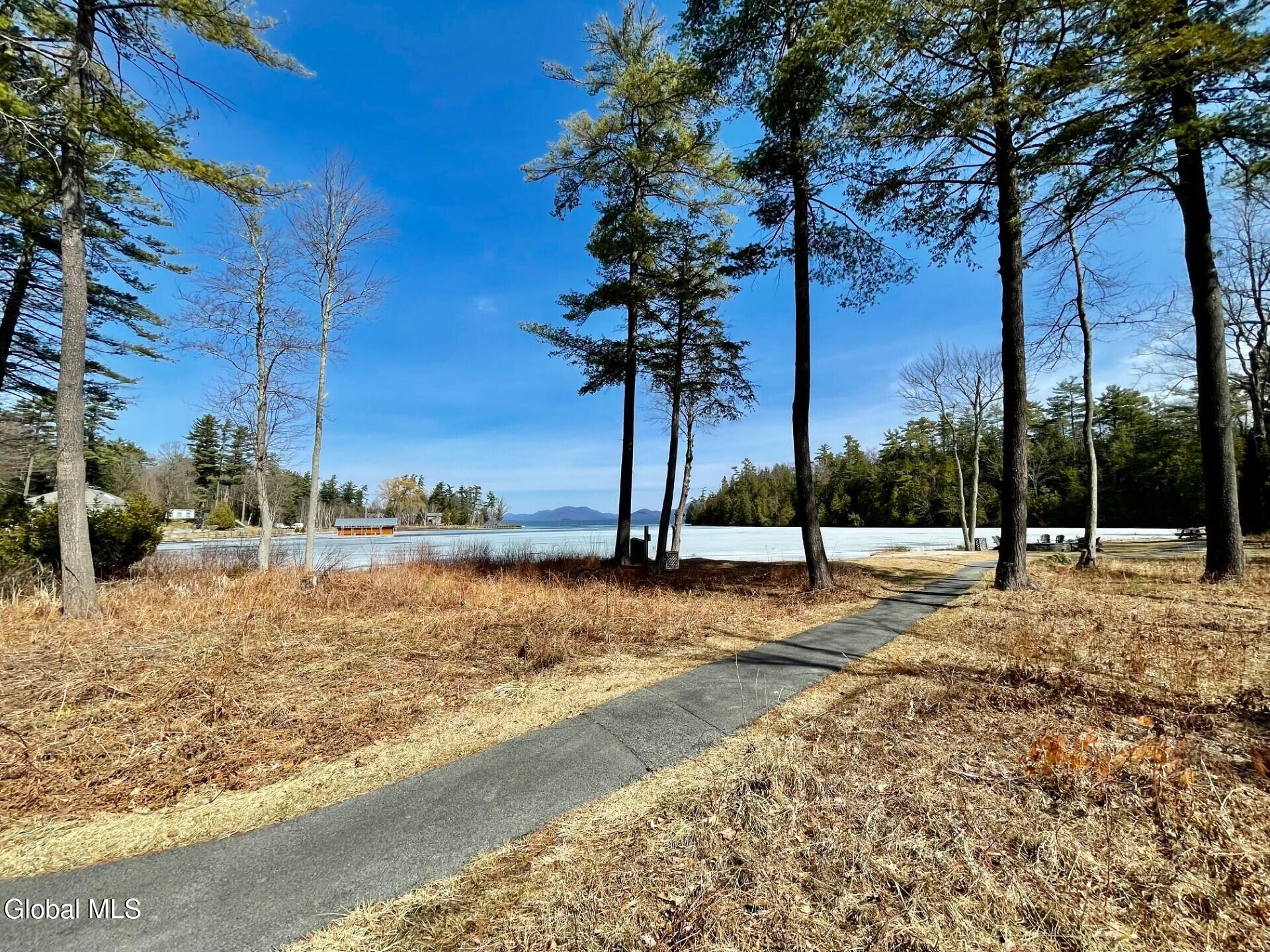3562 Lake Shore Drive, 35