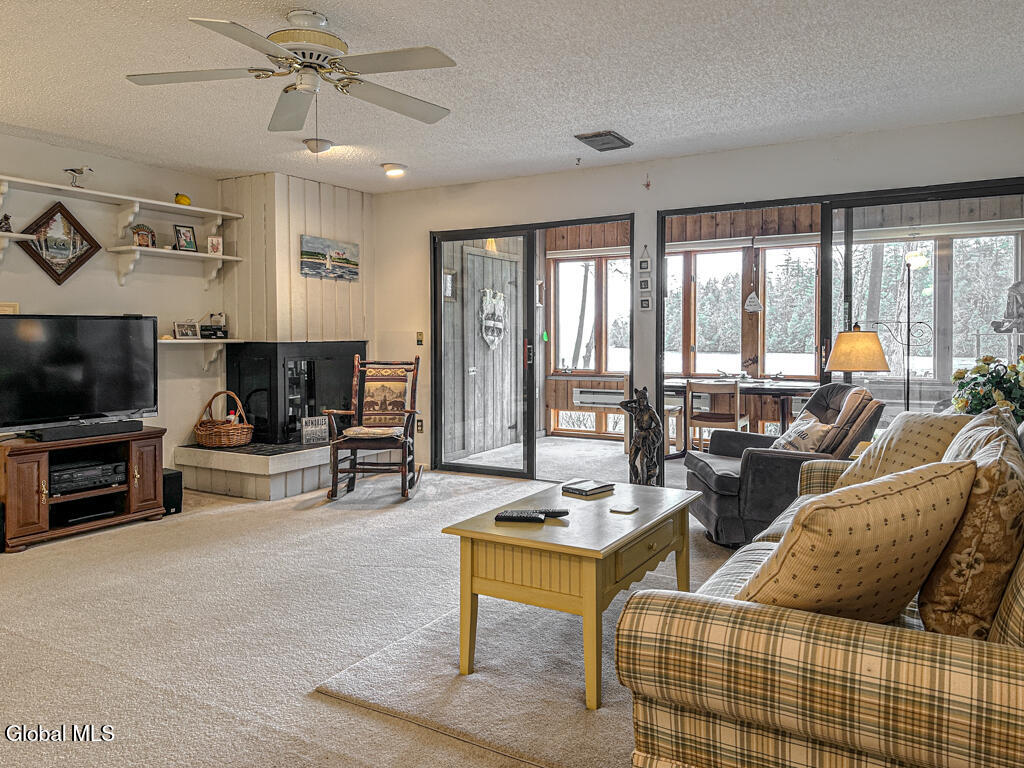 3562 Lake Shore Drive, 35