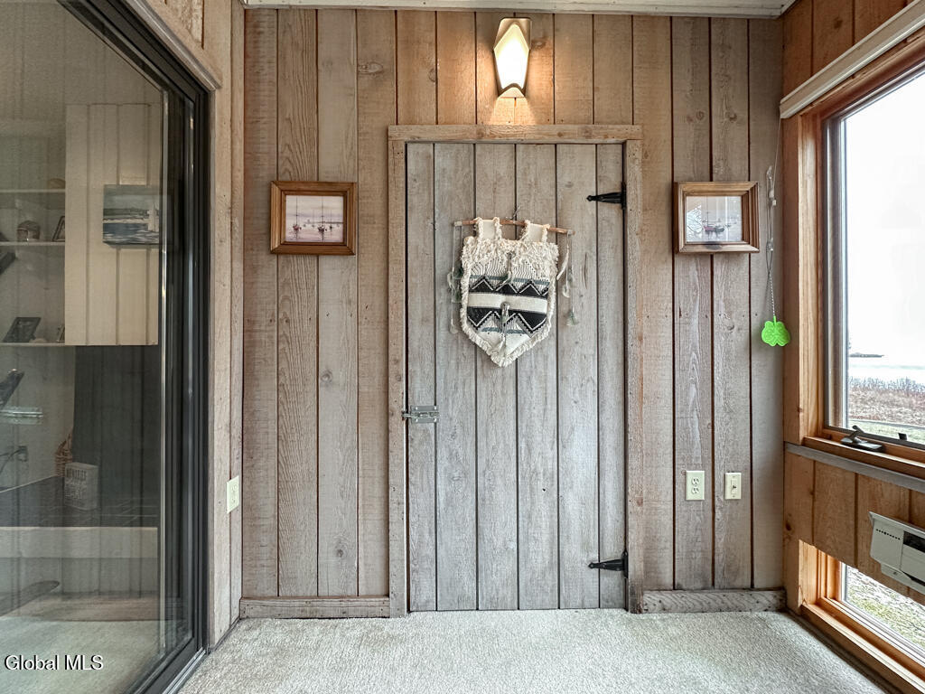 3562 Lake Shore Drive, 35