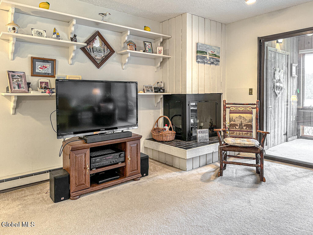 3562 Lake Shore Drive, 35