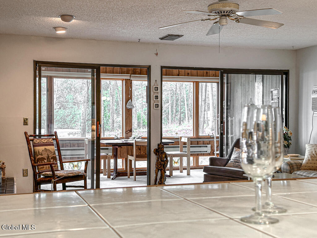 3562 Lake Shore Drive, 35