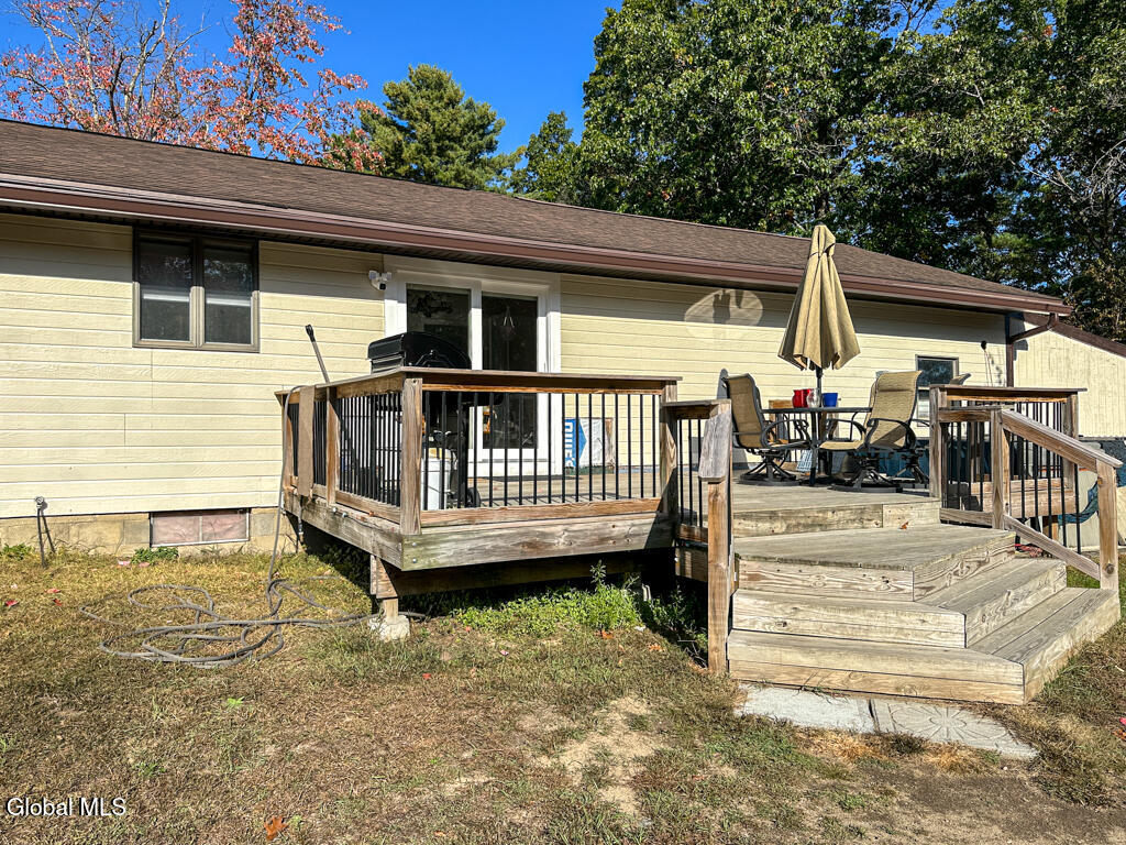 3 Fox Farm Road