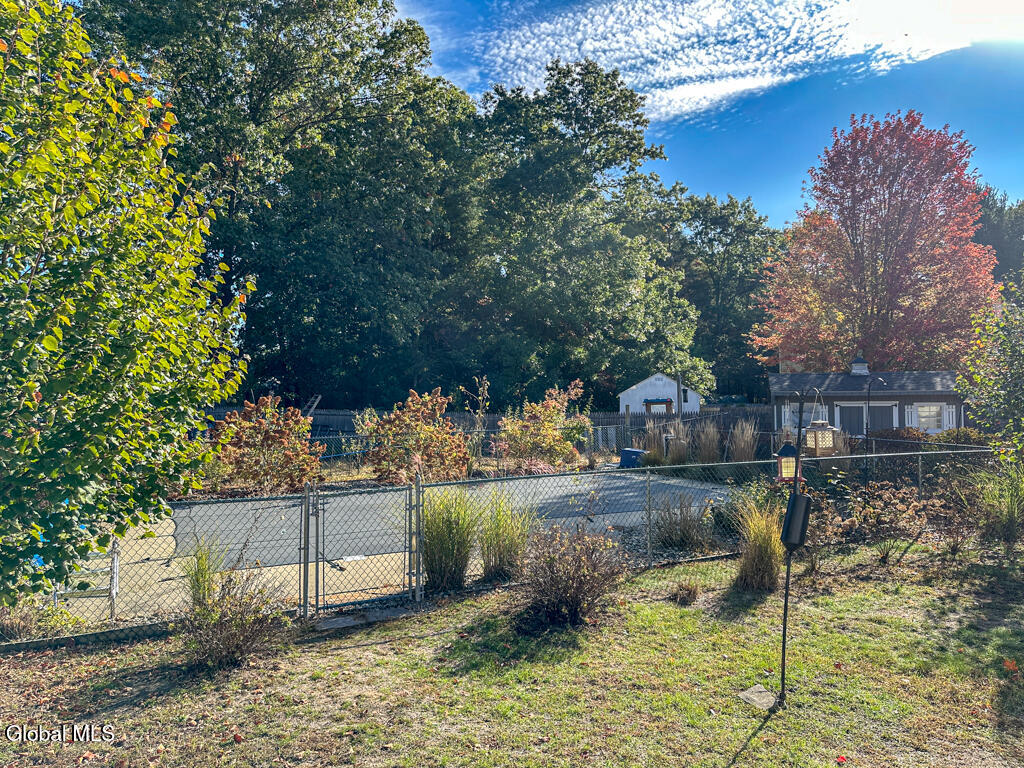 3 Fox Farm Road