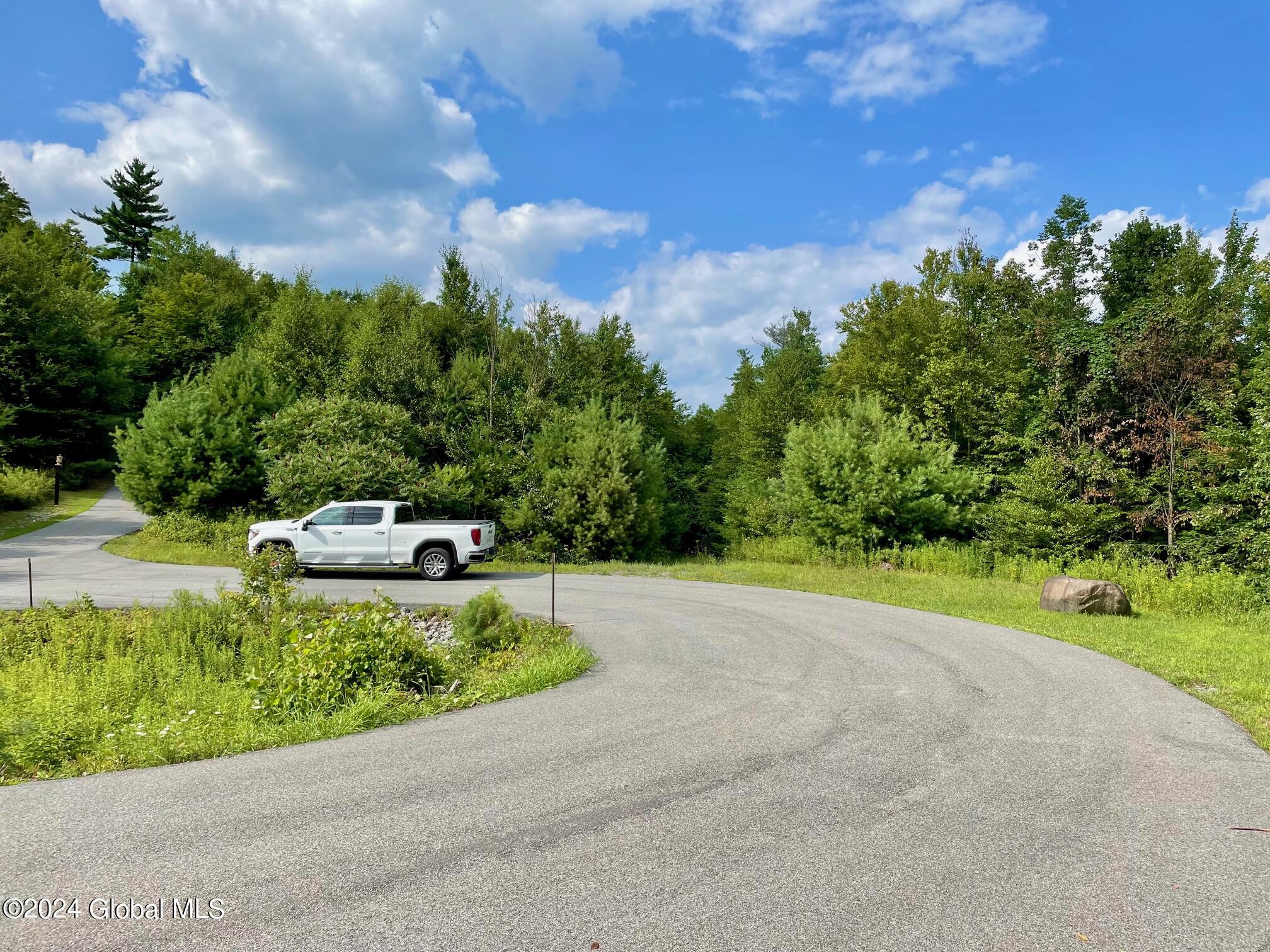 8 Lake Ridge Road