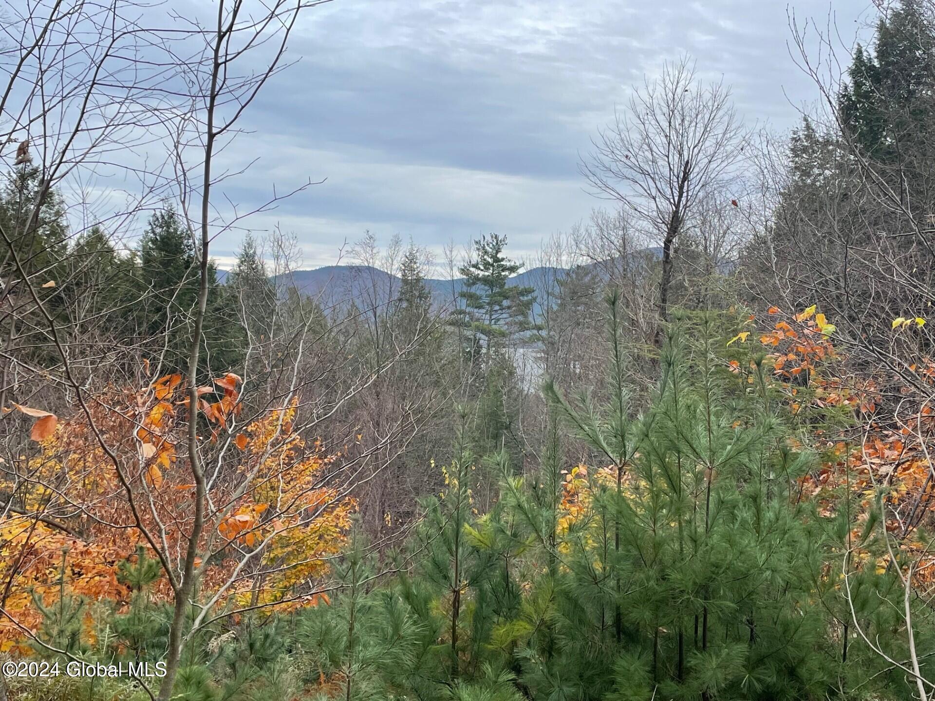8 Lake Ridge Road