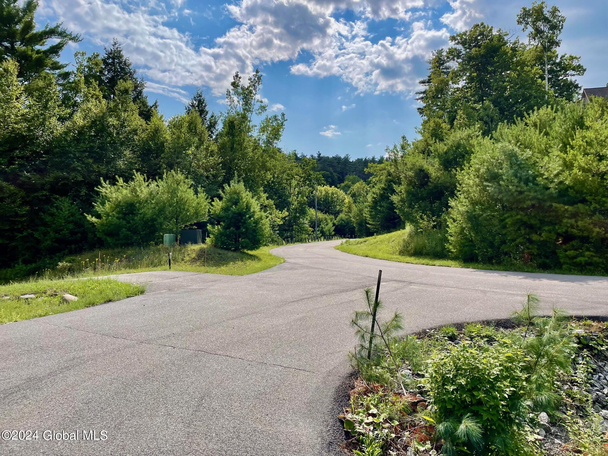 8 Lake Ridge Road