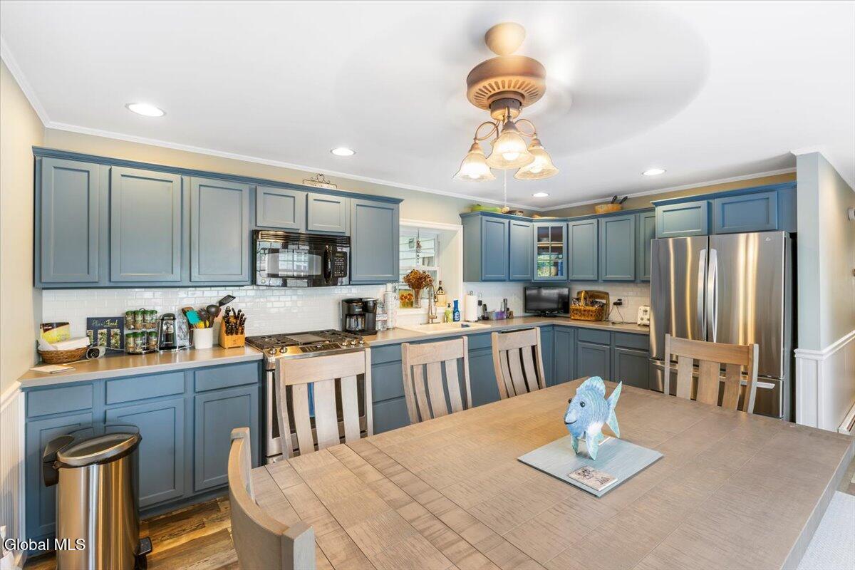 699 Gull Bay Road