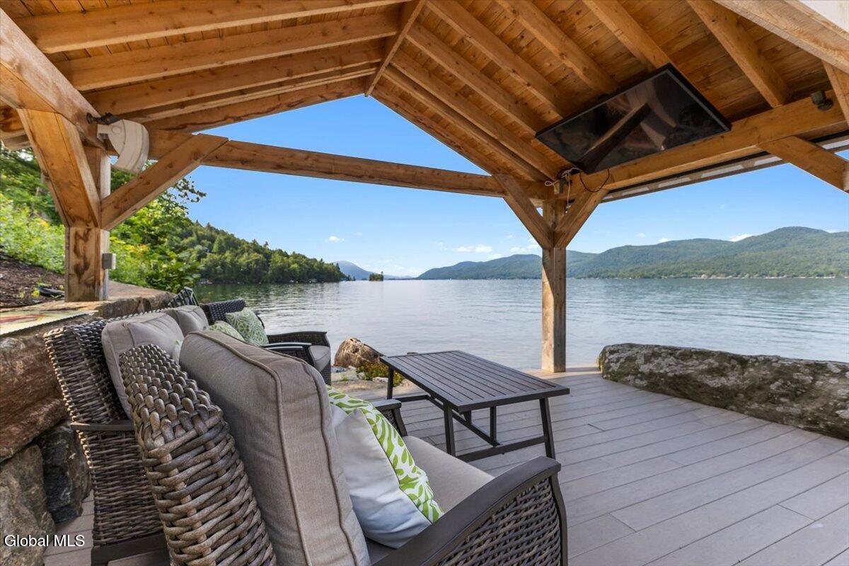 699 Gull Bay Road