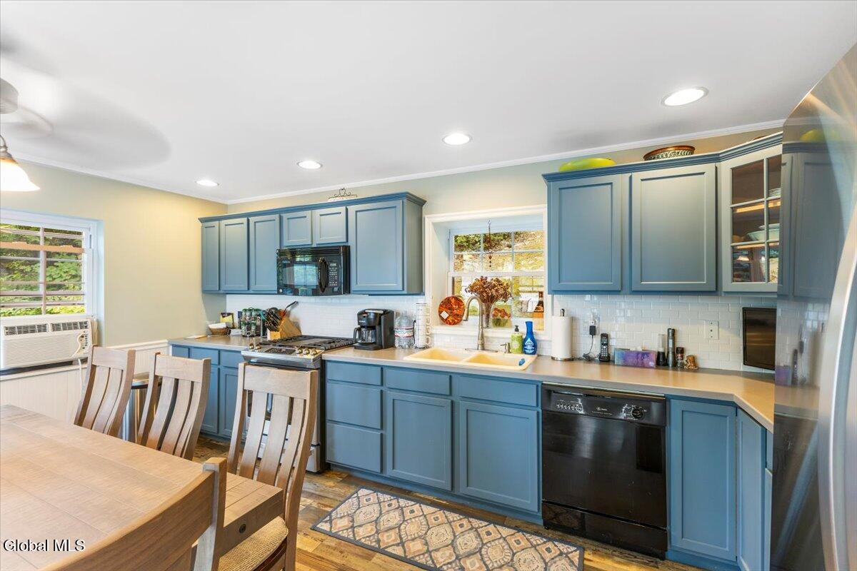 699 Gull Bay Road