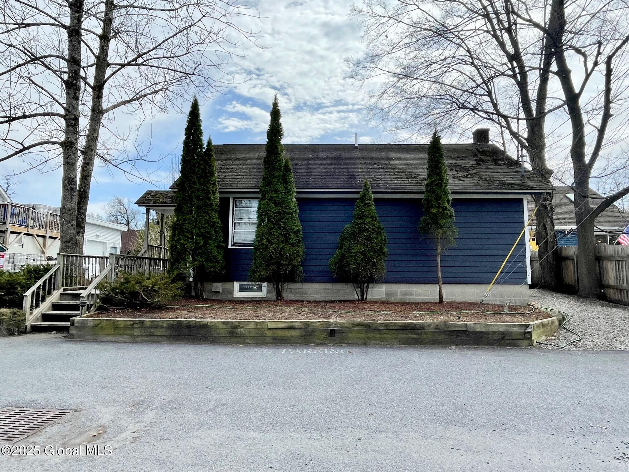 2 Karl's Corner Drive