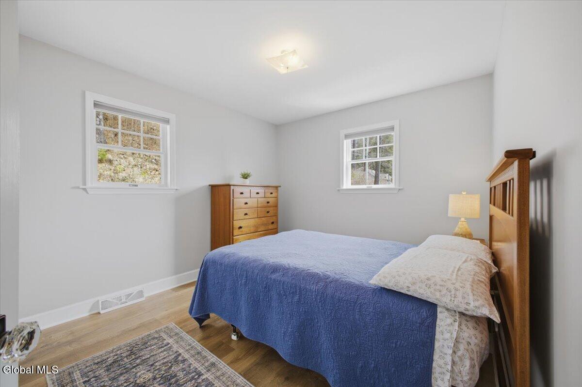 13 Terrace Dr Ext