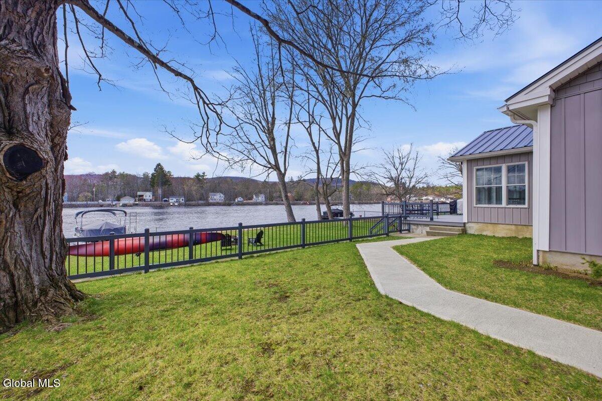 13 Terrace Dr Ext