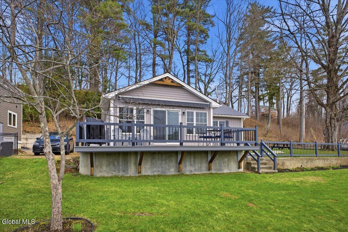 13 Terrace Dr Ext