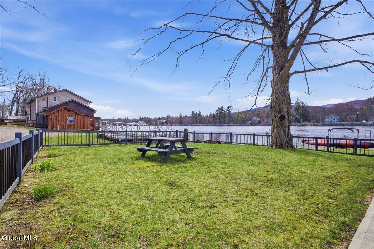 13 Terrace Dr Ext