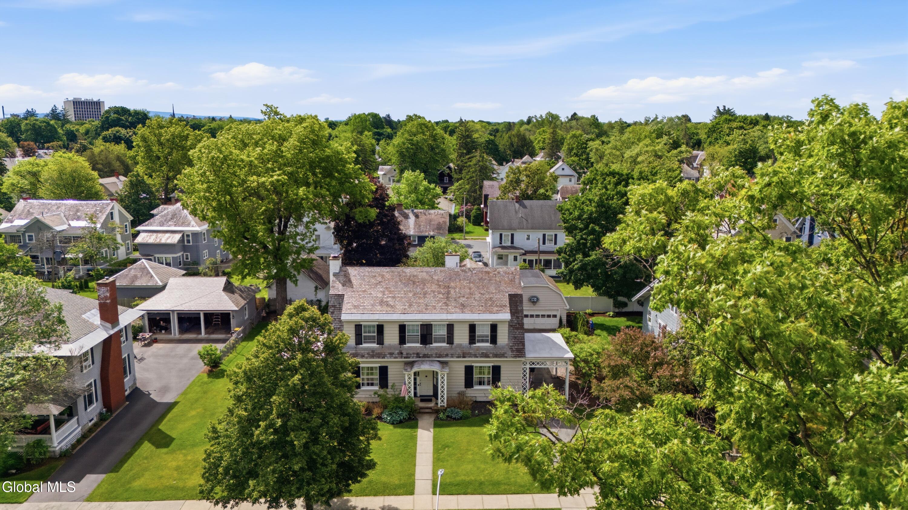 12 Horicon Avenue