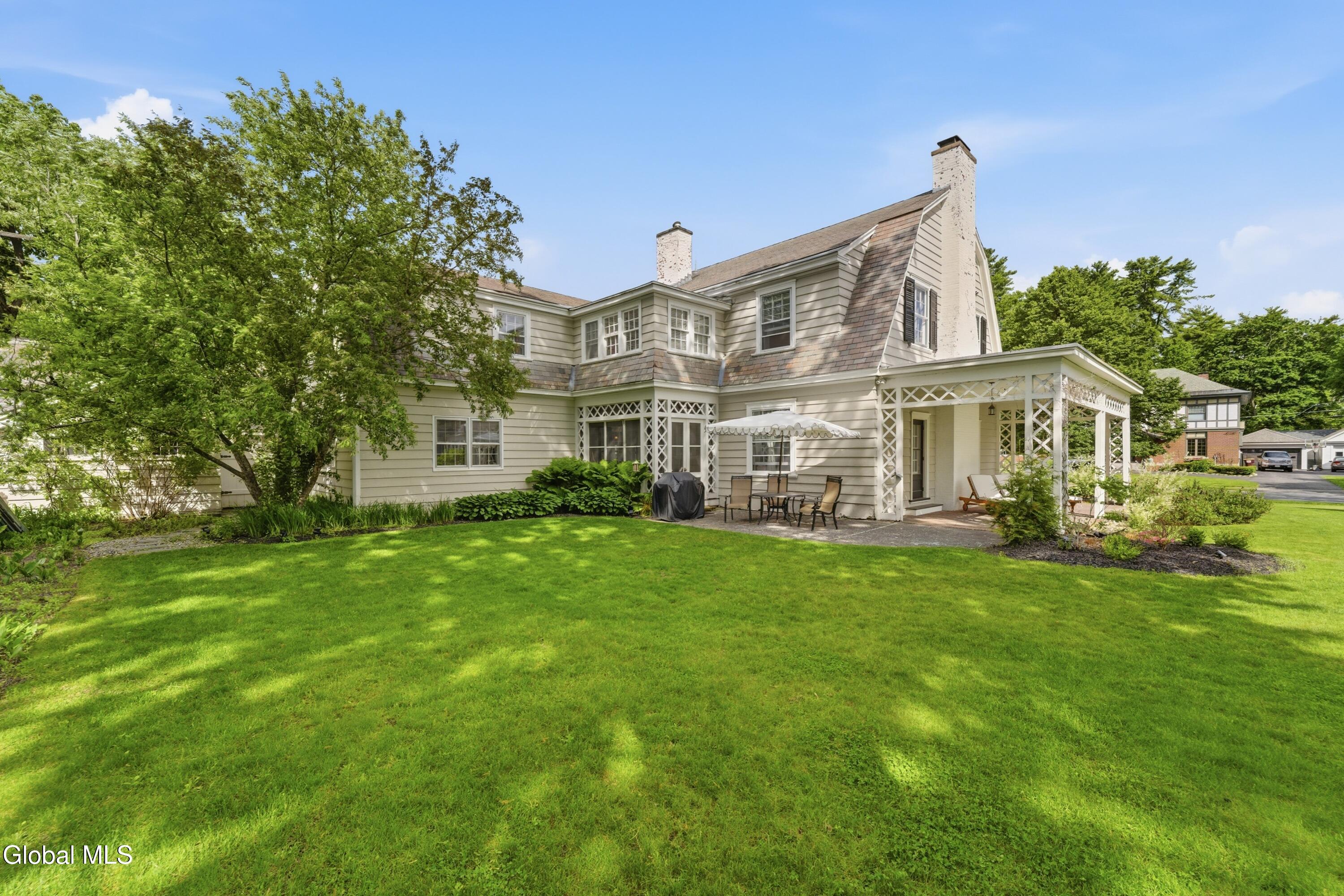 12 Horicon Avenue