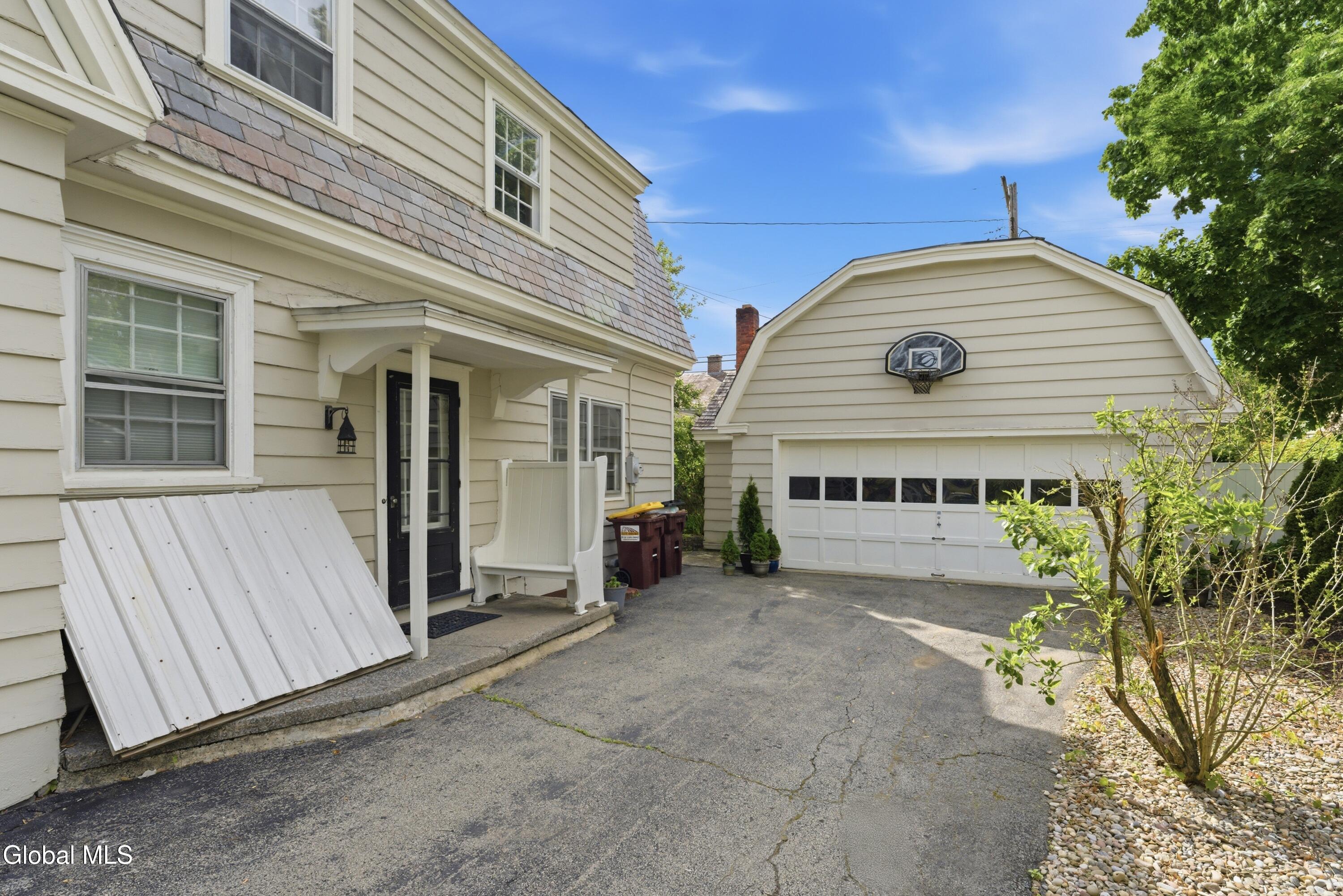 12 Horicon Avenue