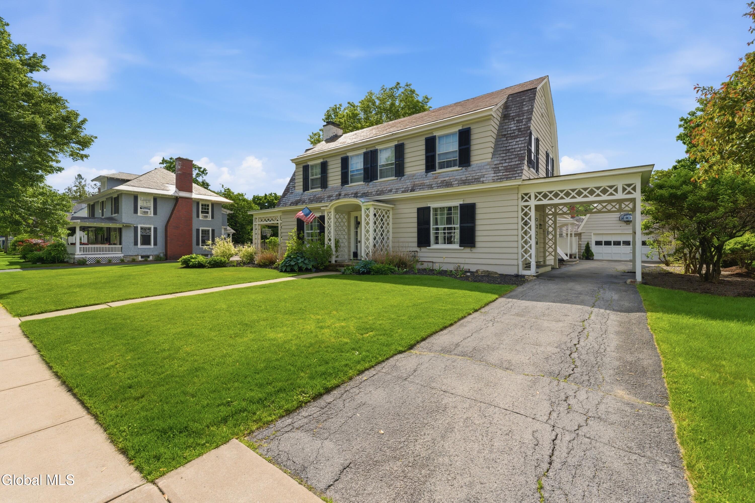 12 Horicon Avenue