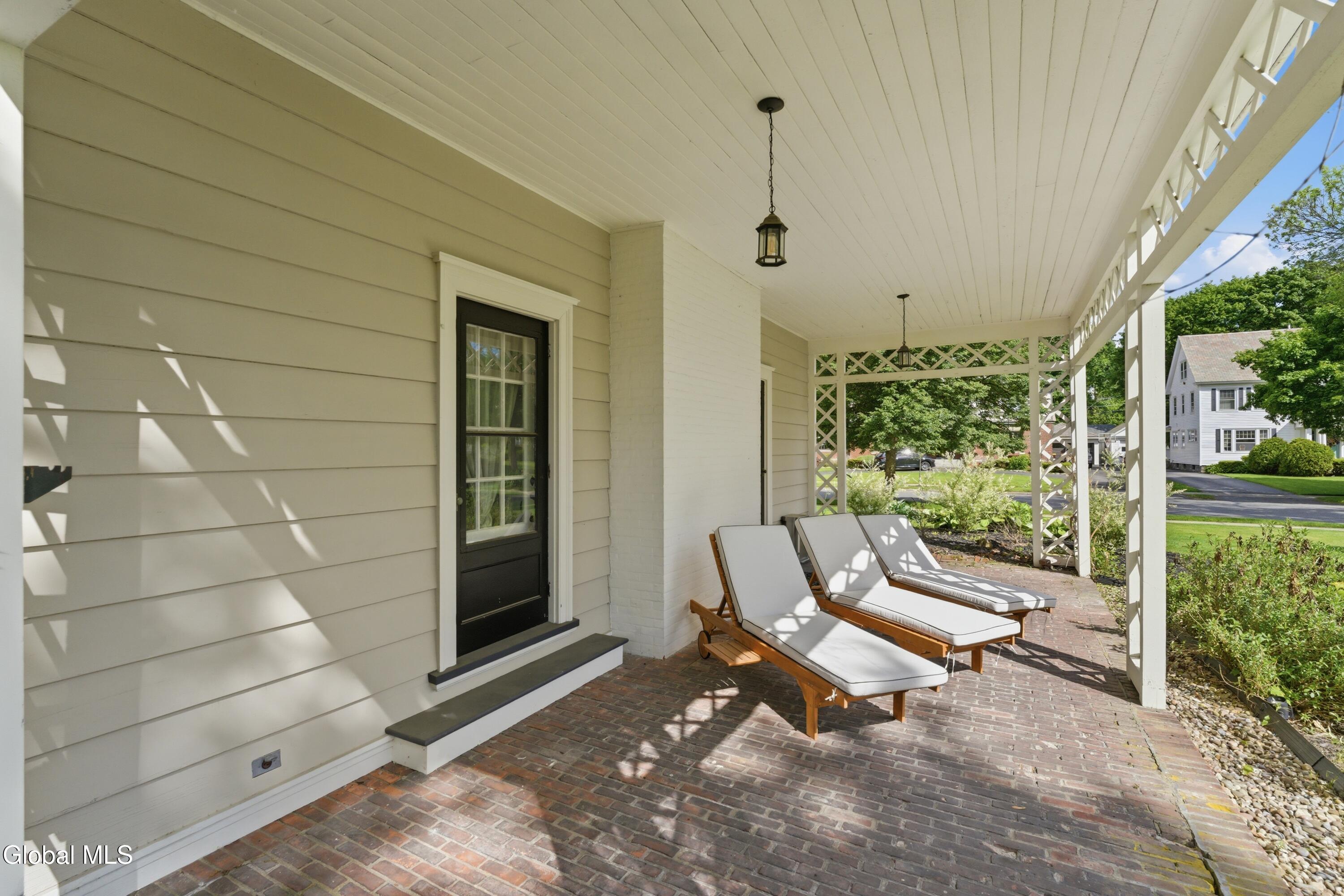 12 Horicon Avenue