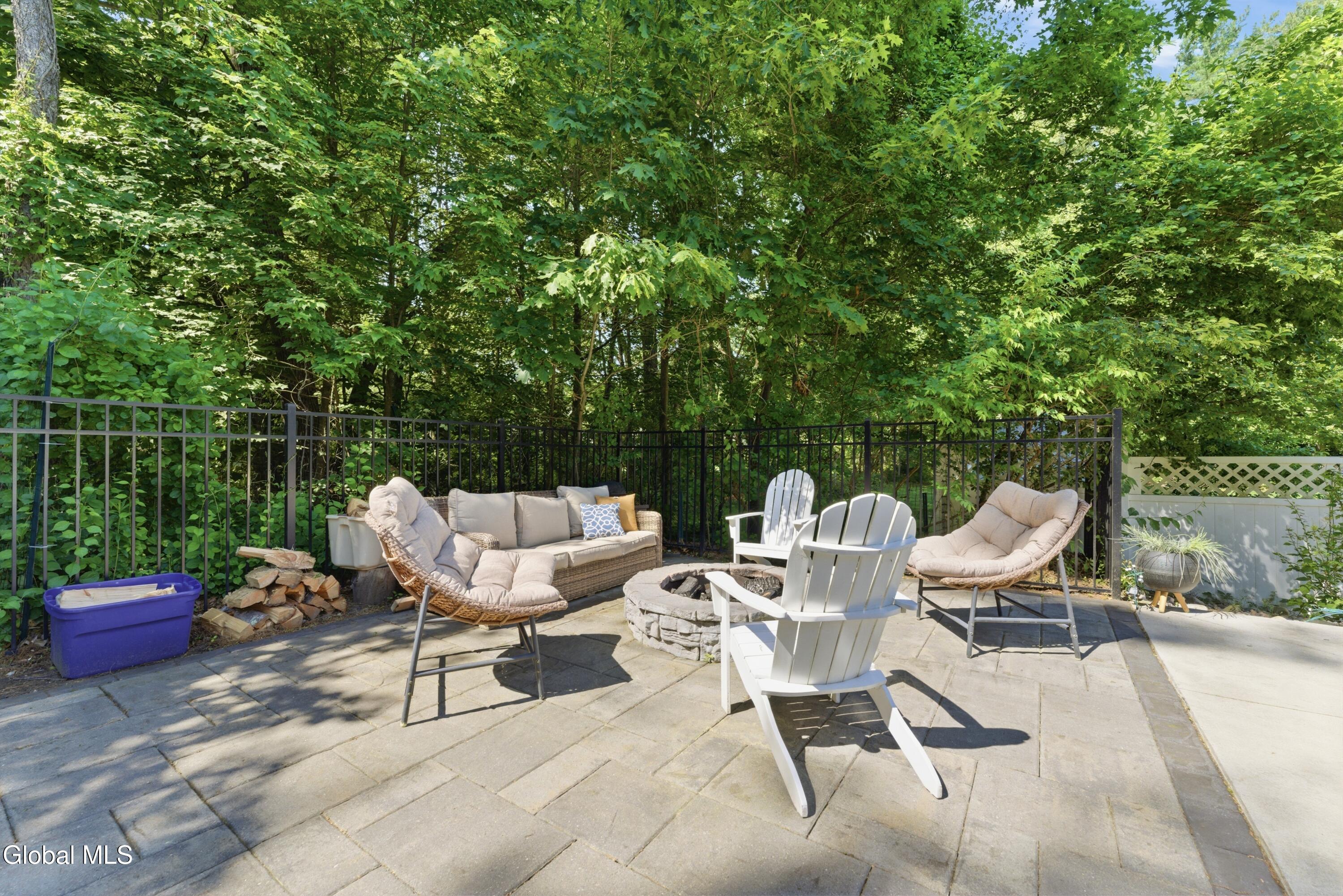 3 Royal Pines Drive