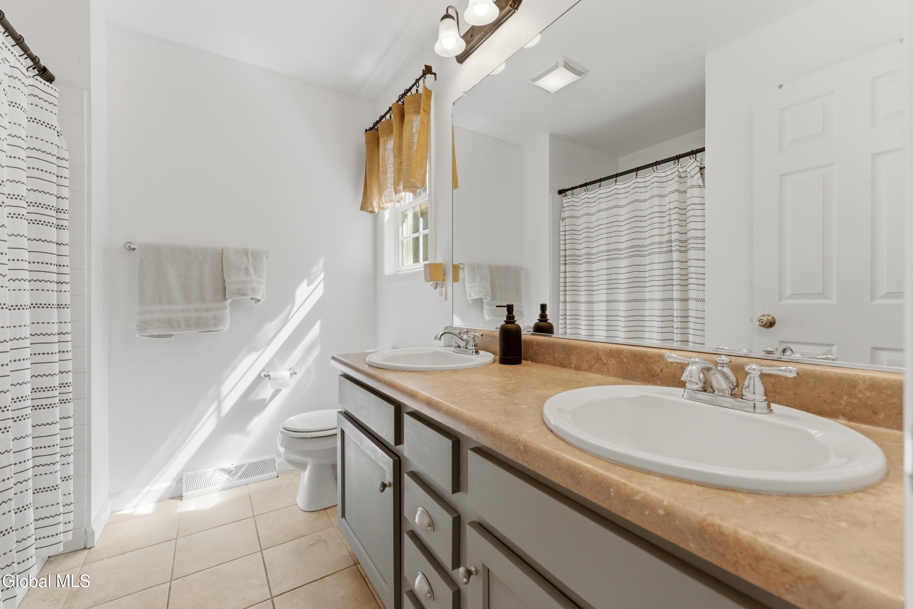 3 Royal Pines Drive
