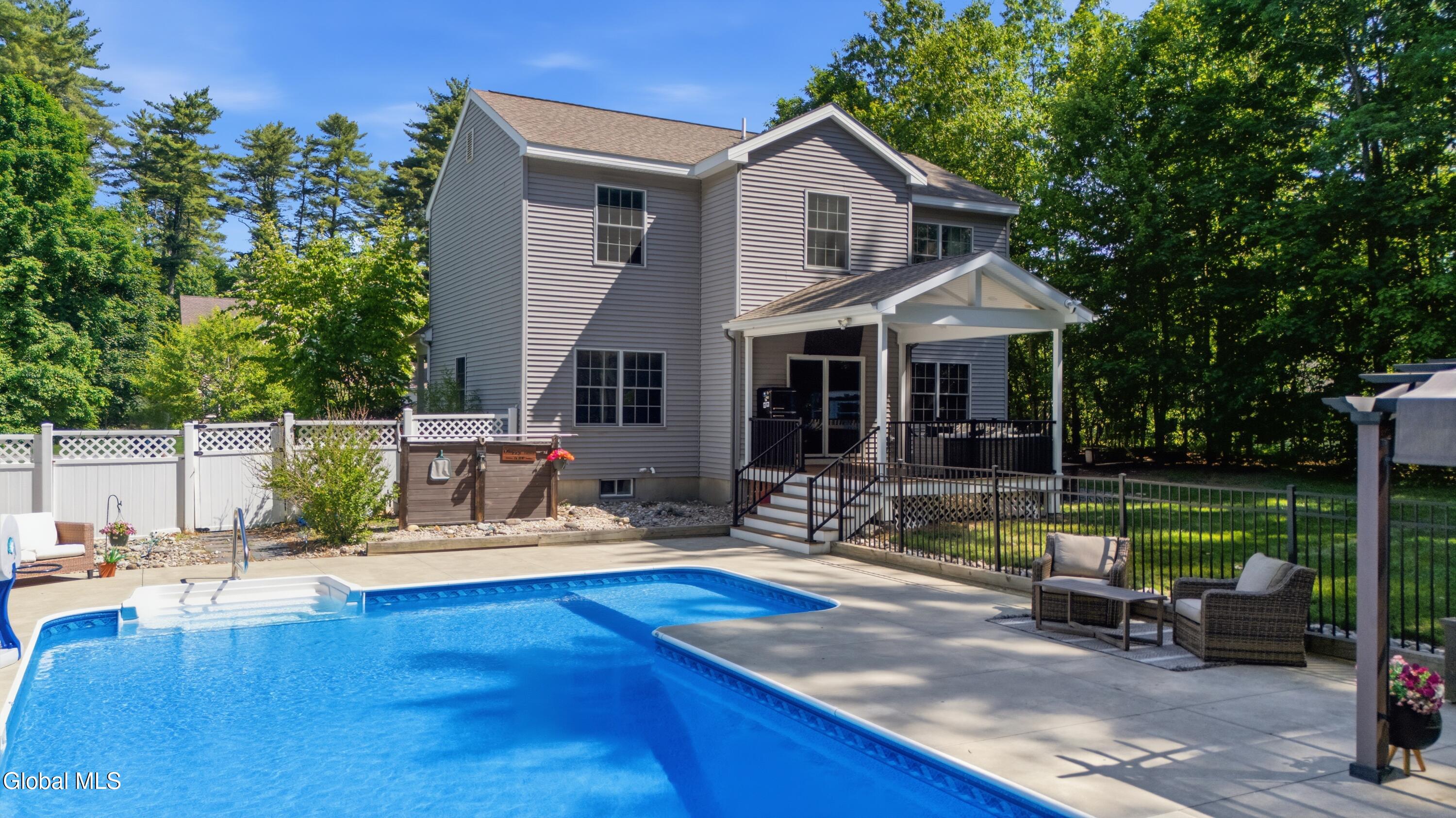 3 Royal Pines Drive