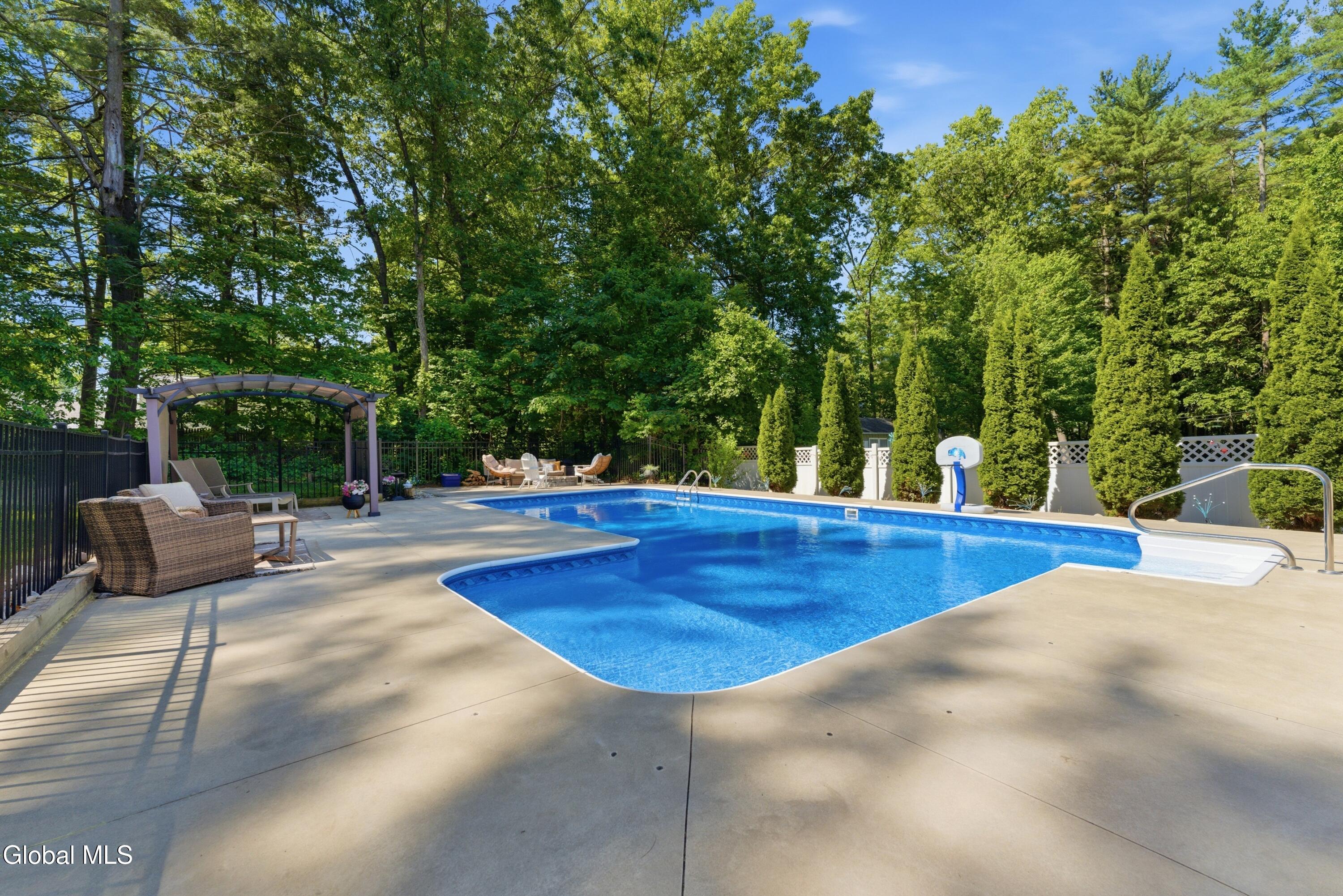 3 Royal Pines Drive