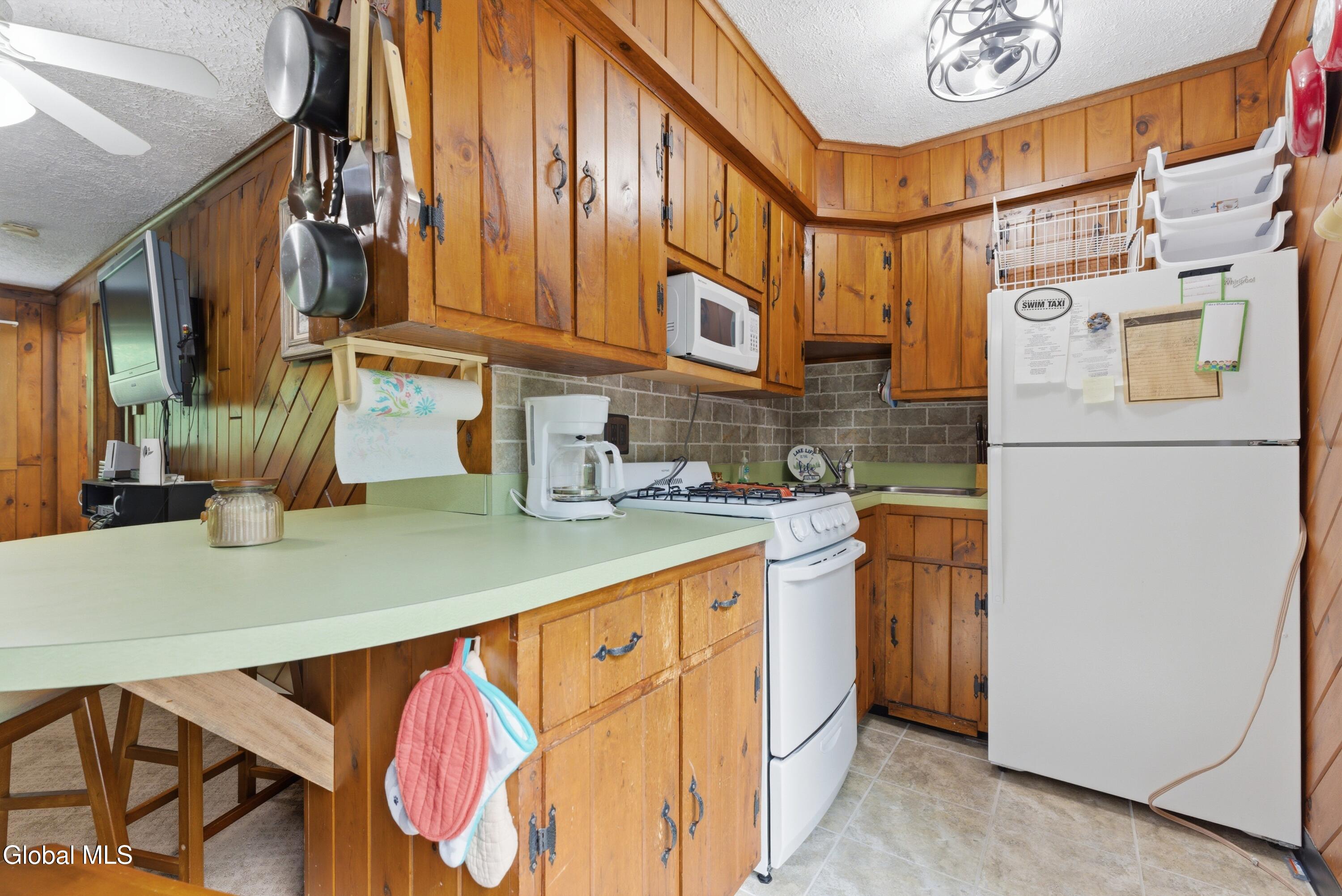 516 Coolidge Hill Road
