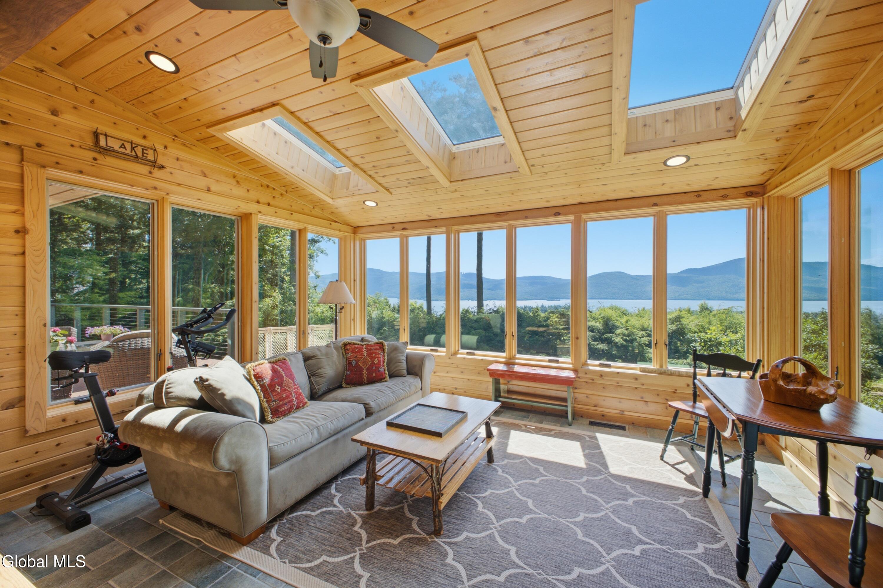 35 Woodland Ridge