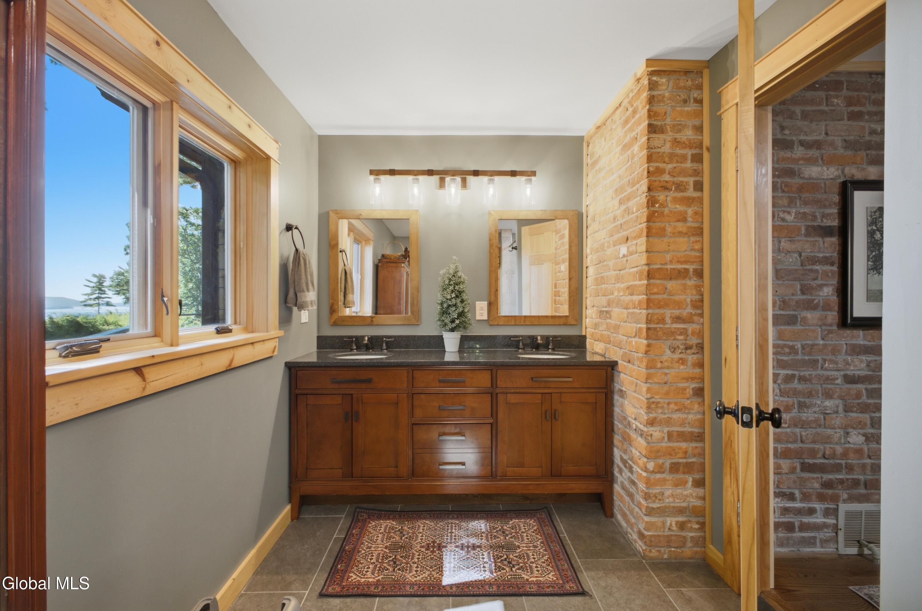 35 Woodland Ridge