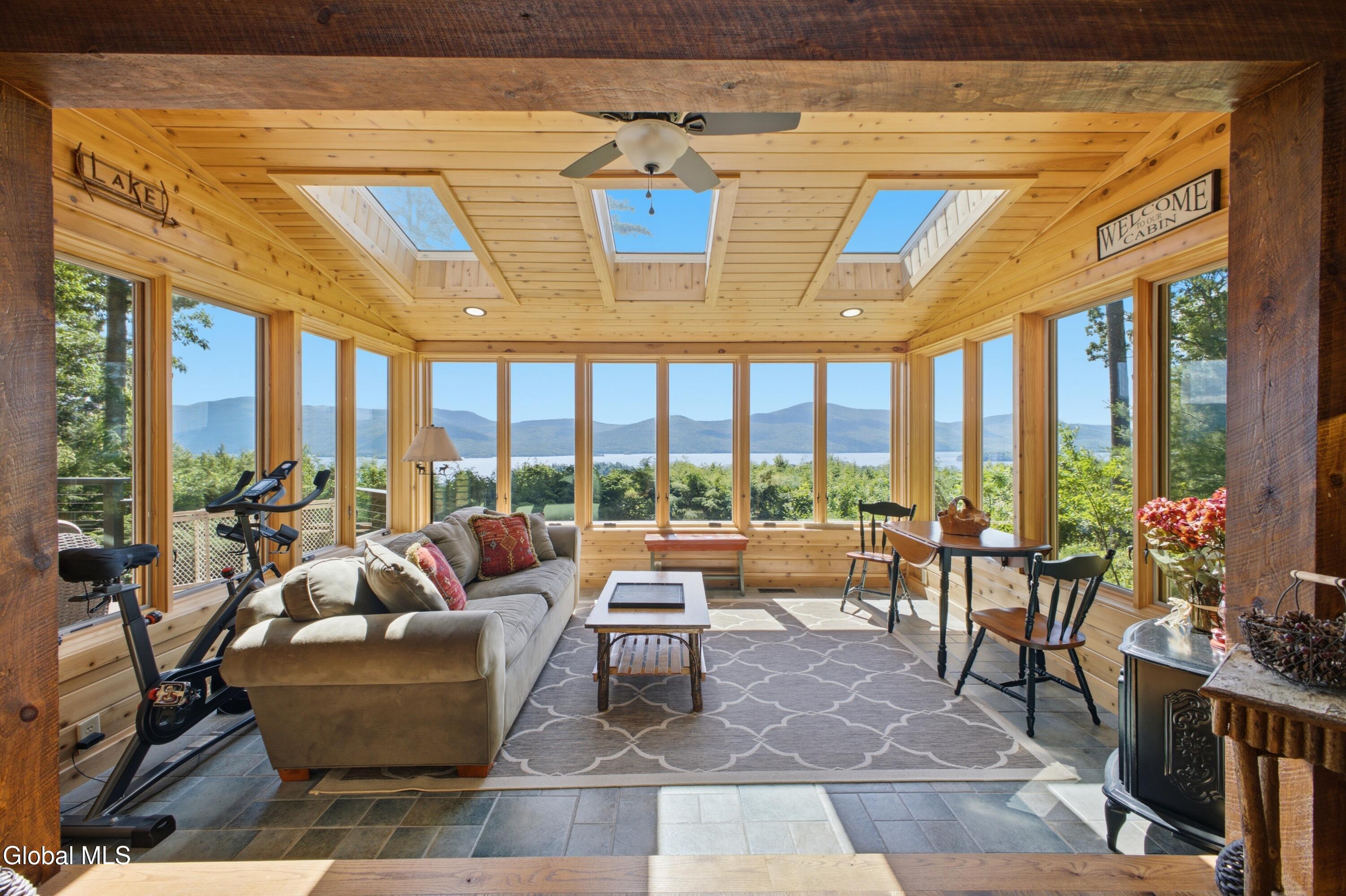 35 Woodland Ridge