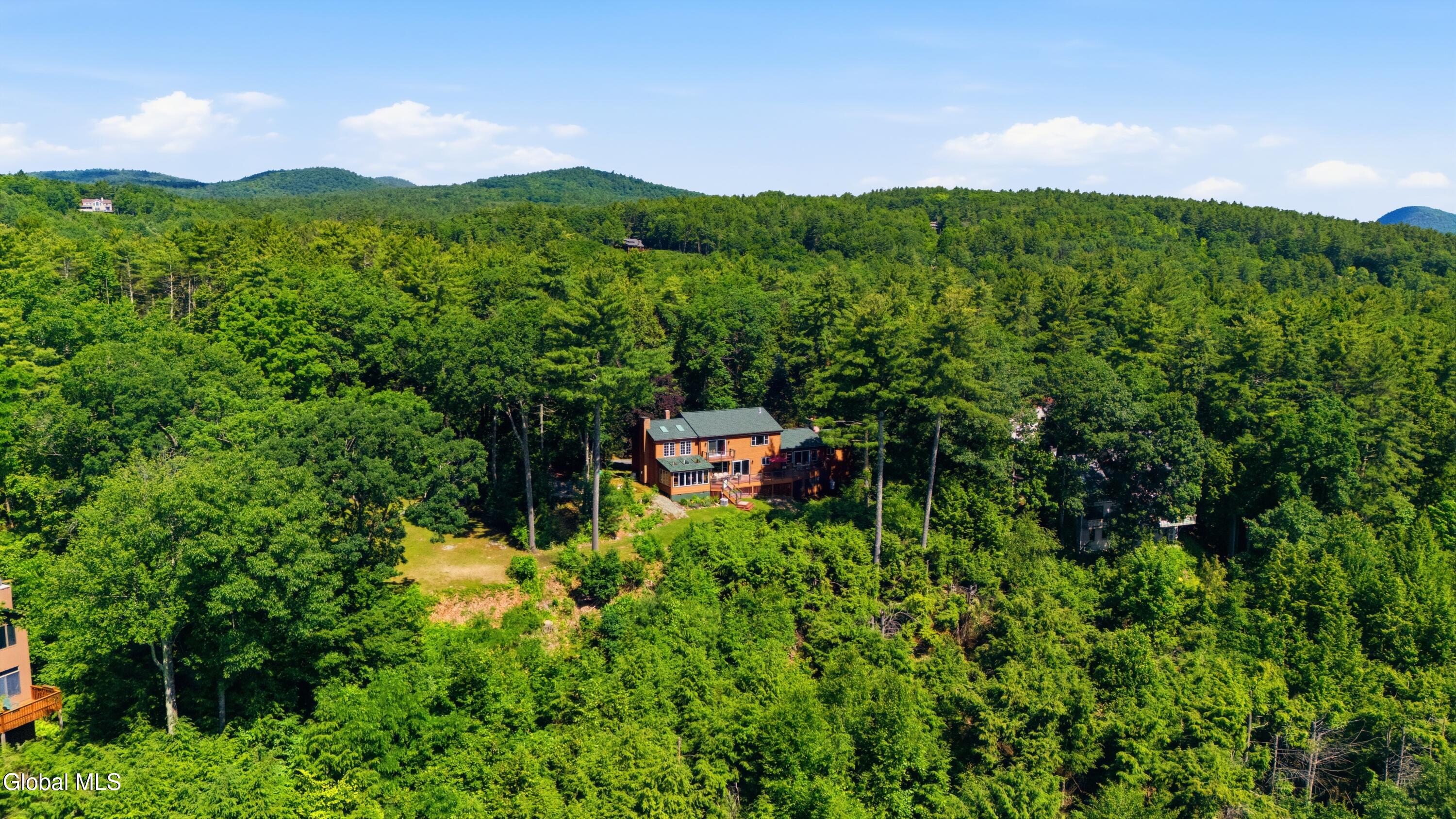 35 Woodland Ridge