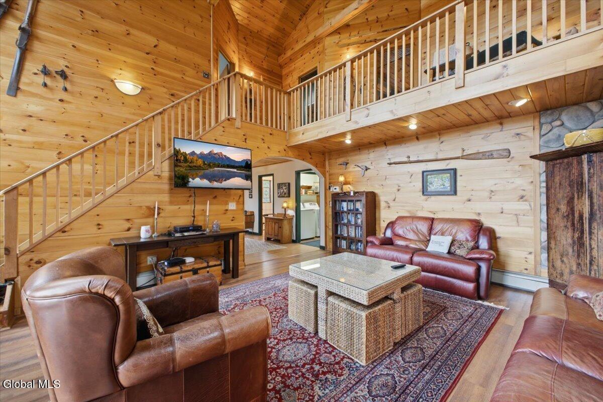 342-346 Starbuck Hill Road