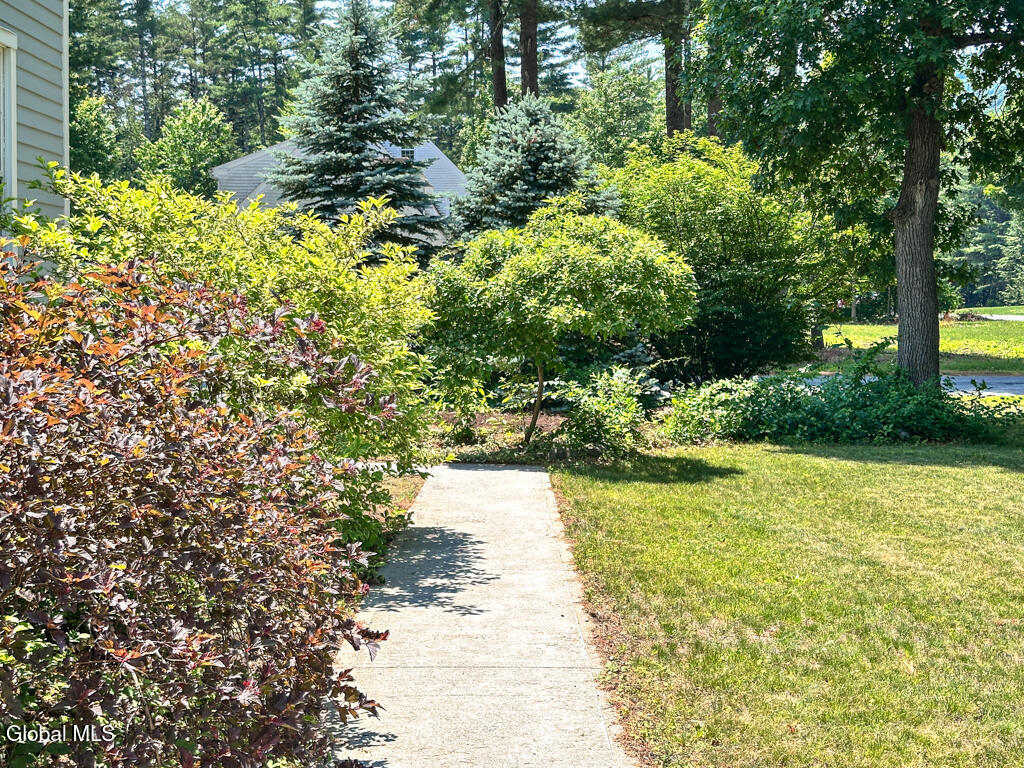 4 Lantern Hill Road