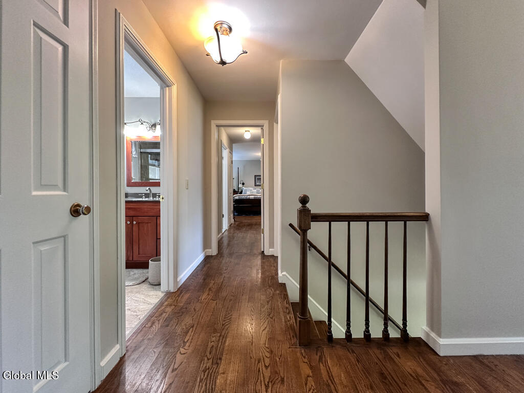 4 Lantern Hill Road