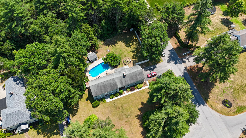 4 Lantern Hill Road
