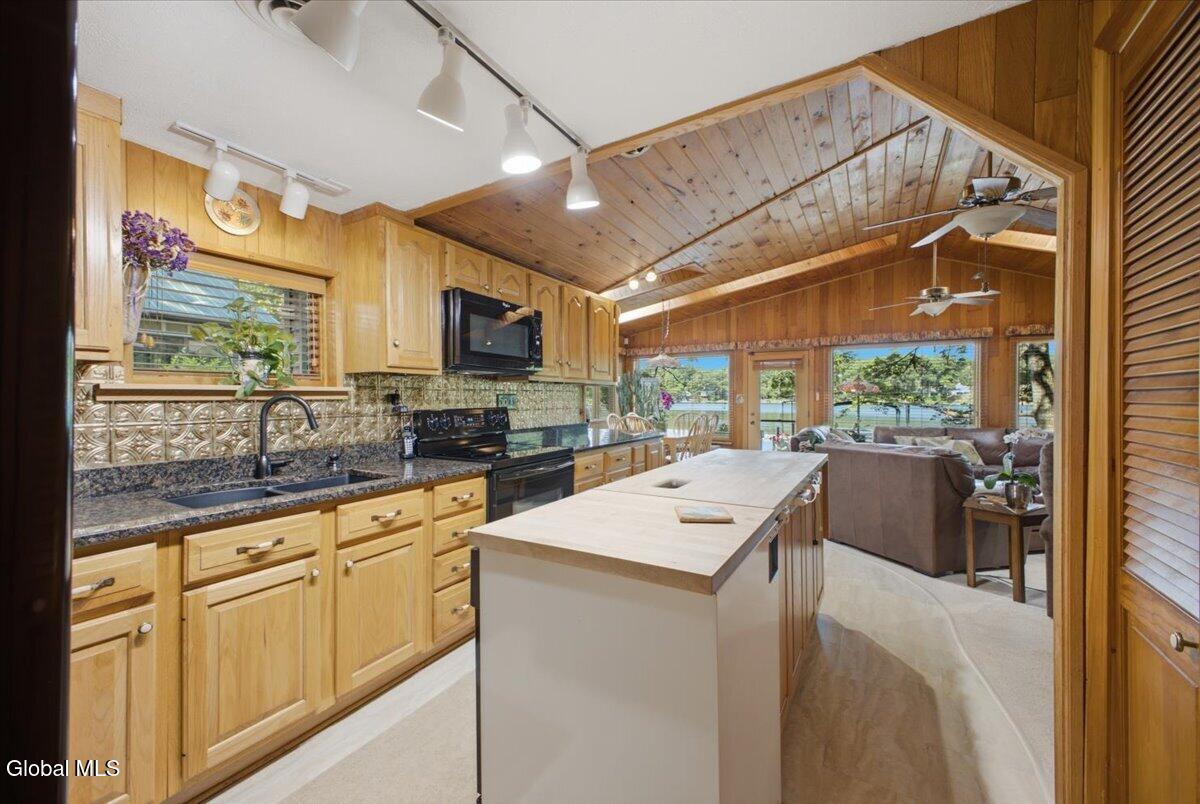 60 Reardon Road