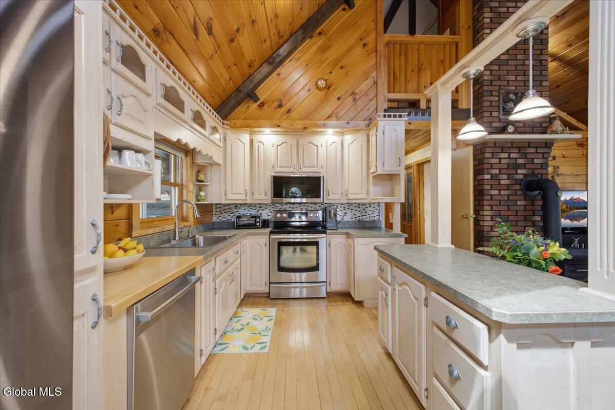 4 Treehouse Lane