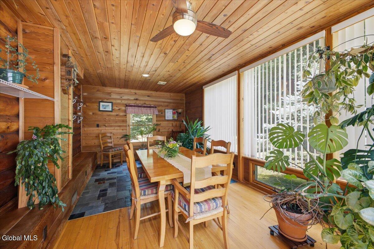 4 Treehouse Lane