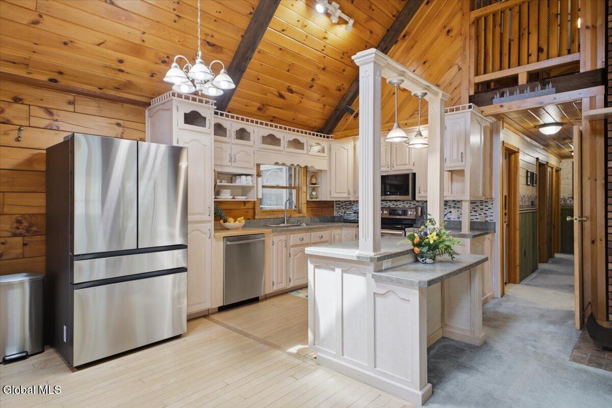 4 Treehouse Lane