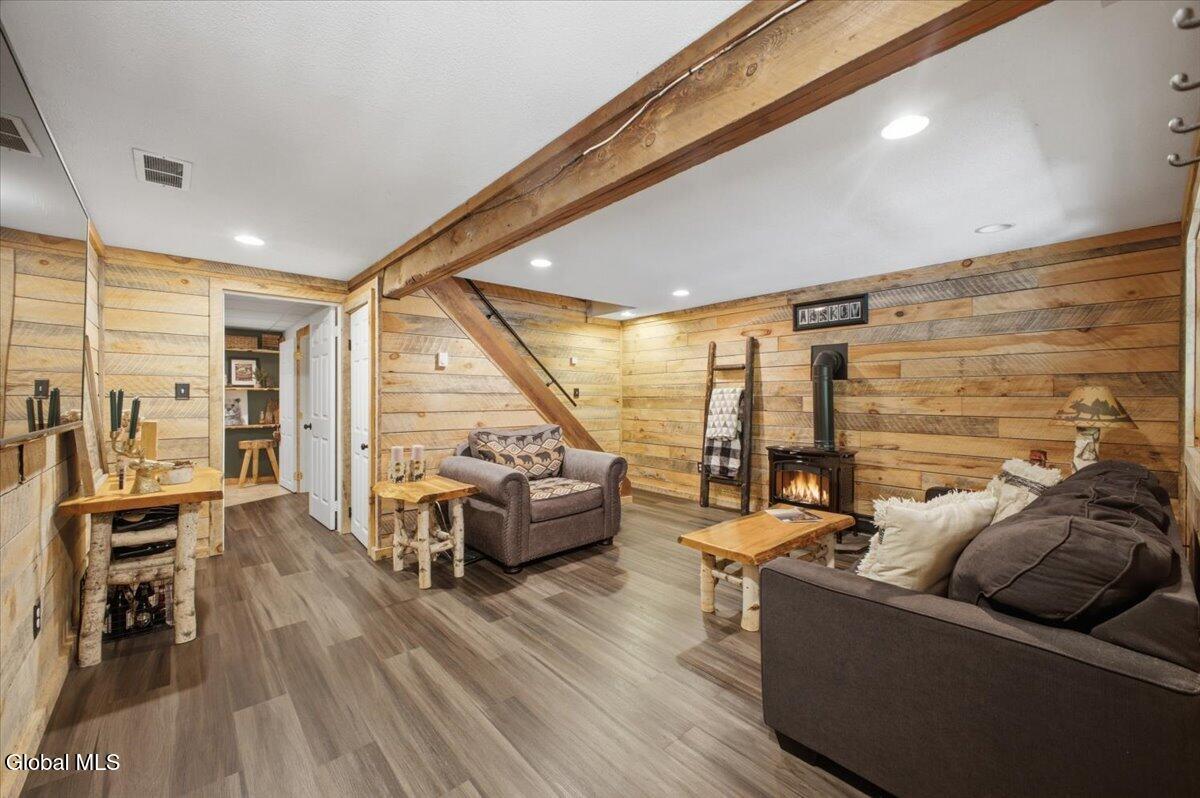 6 Ridgewood Court